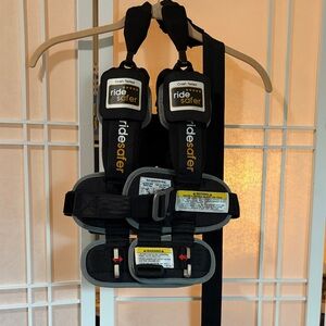 Ride Safer Child Safety Vest, size small, tether included